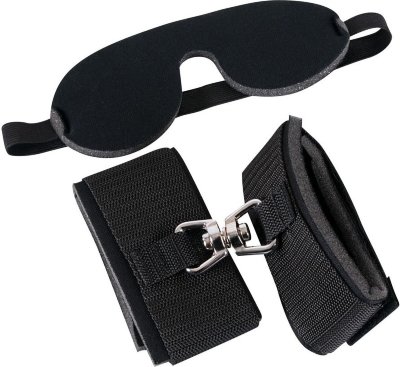 Набор БДСМ: наручники и маска на глаза чёрного цвета  Цена 2 700 руб. Набор БДСМ: наручники и маска на глаза чёрного цвета. Ширина манжет - 6 см. Страна: Германия. Материал: полипропилен.