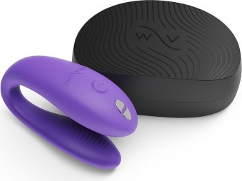 Фиолетовый вибромассажер для пар We-Vibe Sync Go