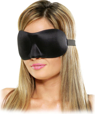 Маска на глаза из неопрена Deluxe Fantasy Love Mask  Цена 2 110 руб. Черная маска на глаза, изготовленная их мягкого плотного материала. Имеет выемку для носа, что позволяет маске удобно сидеть на лице. Крепится на резинке. Ширина - 8,5 см. Страна: Китай. Материал: неопрен.