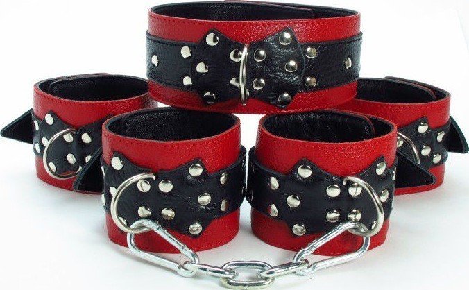 Набор кожаных БДСМ-аксессуаров