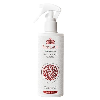 Мист для тела и белья с феромонами Red Lace Pheromone Cloud - 250 мл. Ваш универсальный источник притяжения! Мист для тела и волос Red Lace разработан таким образом, чтобы смешаться с pH Вашей кожи и обеспечить уникальный неповторимый аромат, а также повысить сексуальную привлекательность! Он предназначен для нанесения на волосы, кожу, постельное белье или для ароматизации помещения. Уникальный компонент с эффектом, аналогичным феромонам - амбралюкс, мягко усиливает Вашу природную привлекательность и создает едва уловимый, но завораживающий шлейф. Легкая формула миста гармонично смешивается с естественным pH Вашей кожи, создавая неповторимый, личный шлейф. Мист освежает и придает волосам ароматный объем, окутывает нежным ванильно-мускусным облаком кожу тела, придает тонкий аромат постельному белью или создает атмосферу соблазна в помещении. Тонкий, притягательный флер теплой ванили, соблазнительного белого мускуса и эффект Амбралюкса дарят ощущение уверенности и поднимают настроение, пробуждая внутреннюю сексуальную энергию. Распылите с расстояния 20-30 см на волосы, кожу тела, постельное белье или в воздух помещения. Повторяйте при необходимости обновить аромат. Избегайте попадания в глаза. Aqua (Water), Polysorbate-20, Iso E-Super, Parfum, Potassium Sorbate, Sodium Benzoate, Citric Acid, Coumarin, Benzyl Benzoate, Limonene, Linalool. Страна: Россия. Объем: 250 мл.
