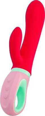 Красный вибратор с клиторальным отростком Petunia - 19 см. Длина: 19 см. Диаметр: 3.2 см. Petunia от Flovetta — этот яркий вибратор, который подарит тебе ощущение легкости и волны удовольствия. С его компактной и классической формой, ты сможешь исследовать свою чувственность, наслаждаясь деликатной стимуляцией. Слегка вздутая головка создана для точного воздействия на точку G, а клиторальный отросток с мягкими вибрациями станет твоим надежным спутником на пути к кульминации. Управлять Petunia просто и удобно: три кнопки на панели помогут включить вибратор, выбрать нужный режим или активировать самый мощный WOW-режим вибрации для яркого финала.Petunia от Flovetta изготовлен из высококачественного бархатистого силикона ярко красного цвета, который не только приятен на ощупь, но и абсолютно безопасен для тела. Этот материал гипоаллергенен, не вызывает раздражений и легко очищается, что делает его идеальным для интимных игрушек. Бархатистый силикон нежно скользит по коже, усиливая тактильные ощущения и обеспечивая максимальный комфорт во время использования. Вибратор Petunia от Flovetta оснащен удобной ручкой-кольцом, которая обеспечивает полный контроль над каждой секундой удовольствия. Ручка позволяет легко управлять вибратором и уверенно держать его даже в самые яркие моменты. Выполненная в нежно-розовом цвете, она не только удобна, но и делает дизайн устройства еще более привлекательным, в сочетании с бирюзовыми вставками из ABS-пластика, создавая жизнерадостное настроение. Он работает от батареек, что делает его всегда готовым к новым приключениям в любой момент. Рабочая длина - 10 см. Страна: Китай. Материал: силикон. Батарейки: 2 шт., тип AAA.