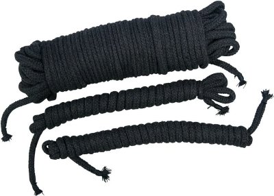 Чёрные хлопковые верёвки для бондажа  Цена 4 456 руб. Чёрные хлопковые верёвки для бондажа. В комплекте: 1 верёвка длиной 20 метров, 2 верёвки длиной по 3 метра каждая. Страна: Германия. Материал: 100% хлопок.
