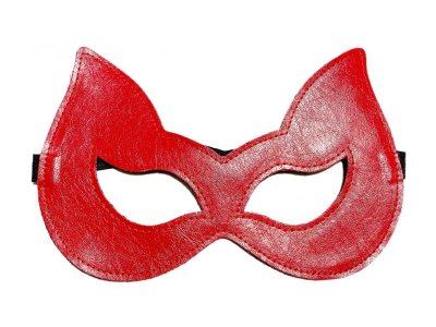 Двусторонняя красно-черная маска с ушками из эко-кожи  Цена 1 521 руб. Игривая маска с ушками, выполненная из красной эко-кожи. Лицевая сторона сделана из лакового красного материала, а оборотная из матового черного, что позволяет по желанию носить аксессуар любой стороной. Эластичная резинка обеспечит комфорт во время носки. Красивая, элегантная форма эффектно подчеркнет глаза и добавит загадочности образу. Экономичный, экологичный и просто красивый аксессуар. Страна: Россия. Материал: искусственная кожа.