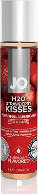 Смазка с ароматом клубники JO Flavored Strawberry Kiss - 30 мл.  Цена 1 484 руб. Аромат клубники – это аромат любви стимулирует любовные процессы. В составе лубриканта только пищевые ароматизаторы и натуральные вкусовые добавки. Они не содержат сахара, не оставляют послевкусия, при попадании в желудок не вызывают раздражения. Абсолютно безопасны для применения, совместимы с алкоголем и пищевыми продуктами. Лубрикант на водной основе не уступает по гладкости, шелковистости и скольжению силиконовым лубрикантам. Легко смывается водой и совместим со всеми видами секс-игрушек. Страна: США. Объем: 30 мл.