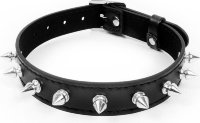 Черный ошейник с серебристыми шипами