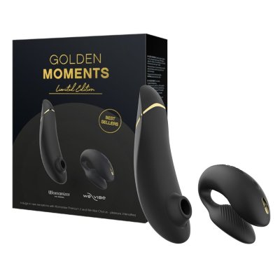 Набор для пар Golden Moments: Womanizer Premium 2 и We-Vibe Chorus  Цена 45 617 руб. Набор для пар Golden Moments выполнен в черном цвете и состоит из Womanizer Premium 2 и We-Vibe Chorus. Бесконтактный стимулятор клитора Womanizer Premium 2 Испытайте удовольствие с уникальной технологией Pleasure Air, которая позволяет стимулировать ваш клитор и испытать оргазм в считанные секунды – от мягких прикосновений до интенсивных всасываний в 14 разных режимах интенсивности. Функция Smart Silence чувствует ваше желание. Womanizer Premium начинает работать только при близком контакте с кожей и переходит в режим ожидания, стоит вам отложить его. Вибратор для пар We-Vibe Chorus Вибратор для пар от We-Vibe с интуитивным управлением - забудьте о кнопках, просто сжимайте сенсорный пульт в ладони, чтобы увеличить силу вибрации. Chorus имеет 10 встроенных режимов и бесконечное количество настраиваемых - вы можете создать любой рисунок вибрации в приложении We-Vibe и управлять вибратором с помощью смартфона. Chorus полностью водонепроницаемый, покрыт безопасным силиконом и изменит свою форму, чтобы стать удобным именно для вас. Длина Womanizer Premium 2 - 15,5 см. Размеры We-Vibe Chorus - 7,8 х 3,3 х 4,35 см. Страна: Китай. Материал: силикон. Батарейки: встроенный аккумулятор.