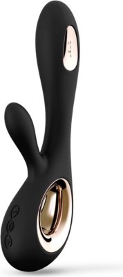 Черный вибратор-кролик Lelo Soraya Wave - 21,8 см.  Цена 49 804 руб. Длина: 21.8 см. Диаметр: 3.8 см. Этот роскошный вибратор-кролик подарит незабываемый и чувственный оргазм. Его ультрамощные вибрации при стимуляции клитора, пульсирующий кончик и запатентованная технология WaveMotion удовлетворят женские сексуальные желания. Soraya Wave это: - Сногсшибательная технология WaveMotion. Кончик вибратор поднимается и опускается внутри тела, лаская нежную точку G, словно искусный палец любовника. - Эргономичный внешний стимулятор. Он полностью подвижен, обладает мощными вибрациями для стимуляции клитора любого типа тела. - Ультрамягкий силикон. Вибратор изготовлен из фирменного силикона Lelo. Он безопасен, гигиеничен и очень приятен на ощупь. Soraya Wave – это тройное удовольствие, которое вызывает бушующие волны оргазмов и накрывающее удовольствием раз за разом. Рабочая длина - 11 см. Страна: Китай. Материал: силикон. Батарейки: встроенный аккумулятор.